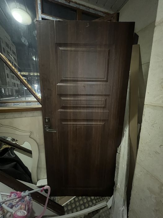 Продам б/у дверь 7000