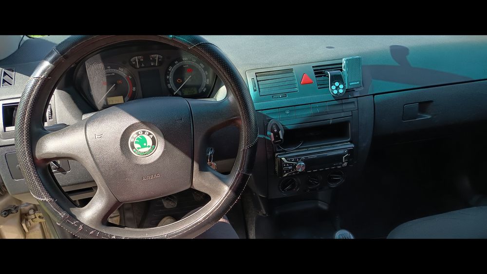 Vând Skoda Fabia Style