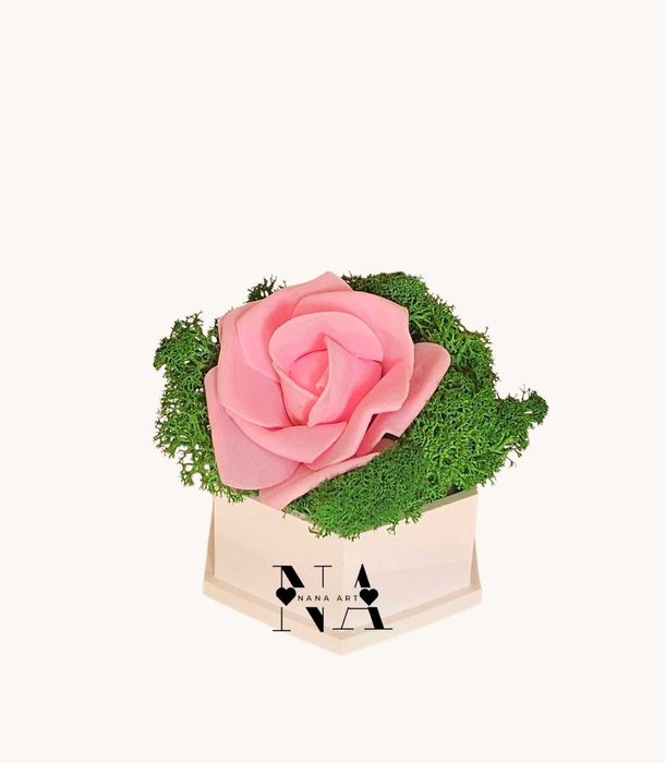 Кашпа със скандинавски мъх