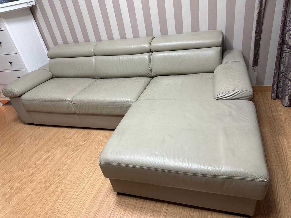 Диван кожаный раскладной