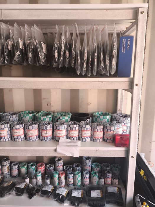 Манжеты сальники манометры