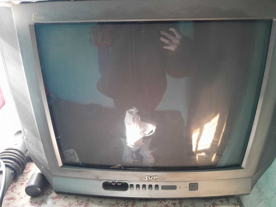 Старый рабочий телевизор JVC