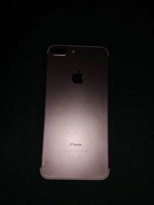 Айфон 7+ все в описании