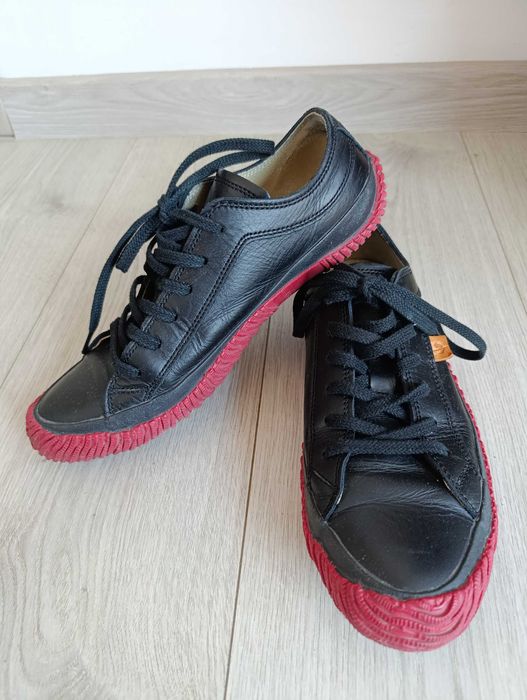 Маратонки. Кецове. Кожа