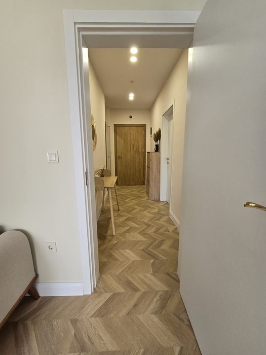 Дава се под наем Тристаен апартамент в Стара Загора, Център - 100 кв.м за 612 € - Снимка #2