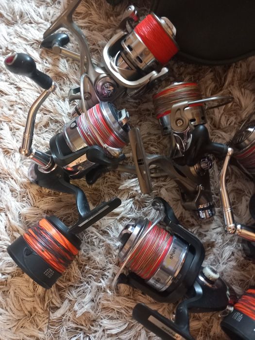 Vând mulinete și huse