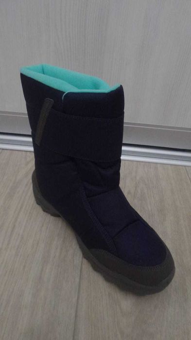 Сапоги водонепроницаемые бренд "Декатлон" .