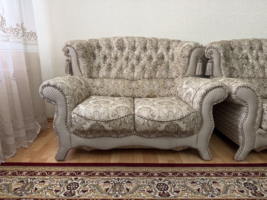 Продам диваны 3+2