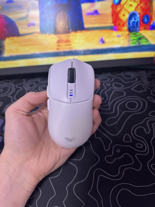 продам мышку aula sc580