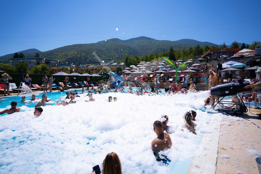 Аквапарк, Сапарева баня