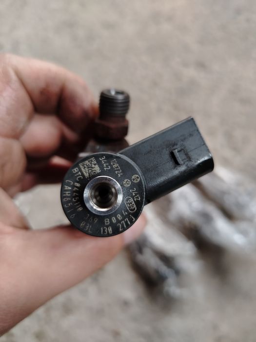 Injectoare passat cc passat B7 touran sharan 2.0 cffb cfgb 03L130277j