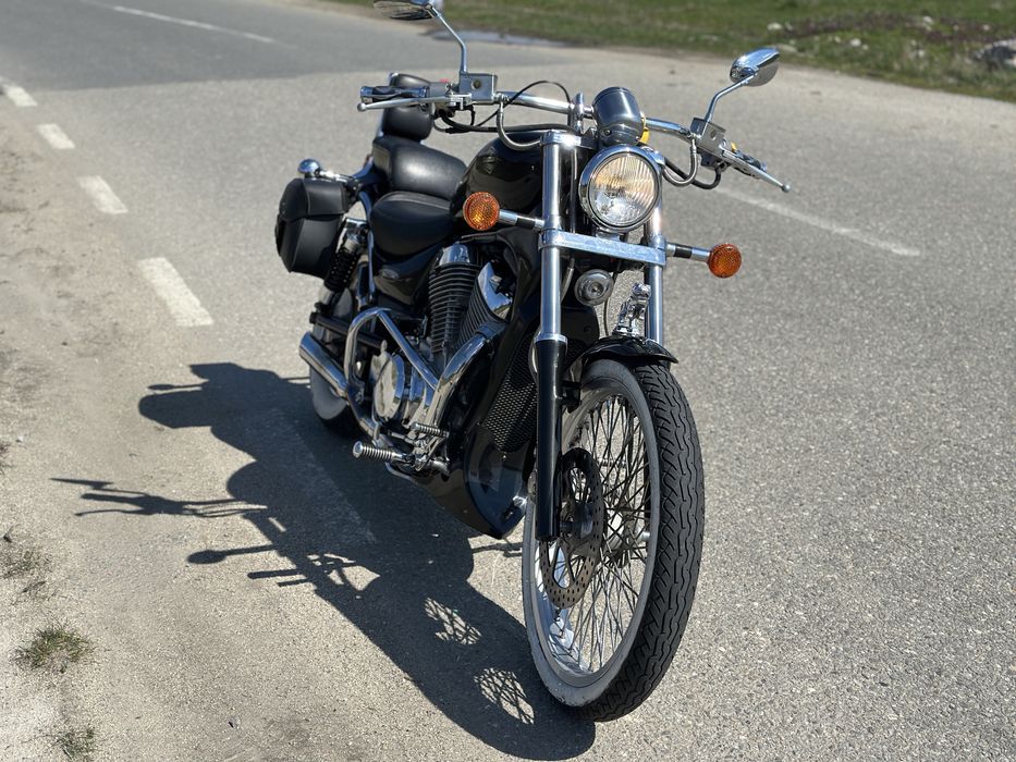 Suzuki intruder VS 600  (nu honda , harley , kawasaki ,yamaha ) schimb cu auto