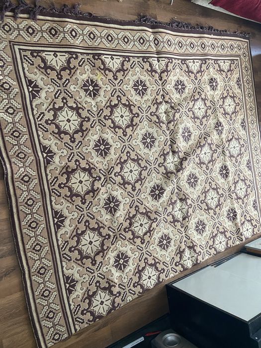 Колекция ,,Етно уют”- автентични вълнени изделия и ръчно тъкани шедьов