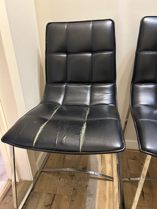 Стулья и стол для кухни