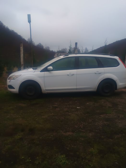 Vând Ford focus.