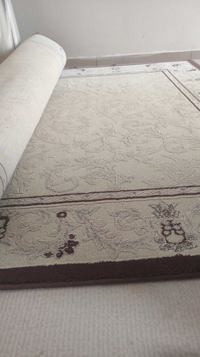 Килим в светъл тонове