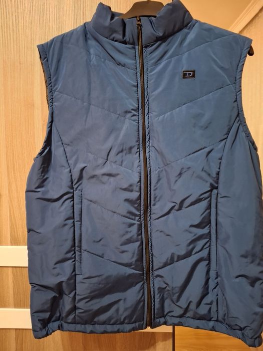 Дамски елеци 2 броя размер Л в цвят бяло и синьо нови.