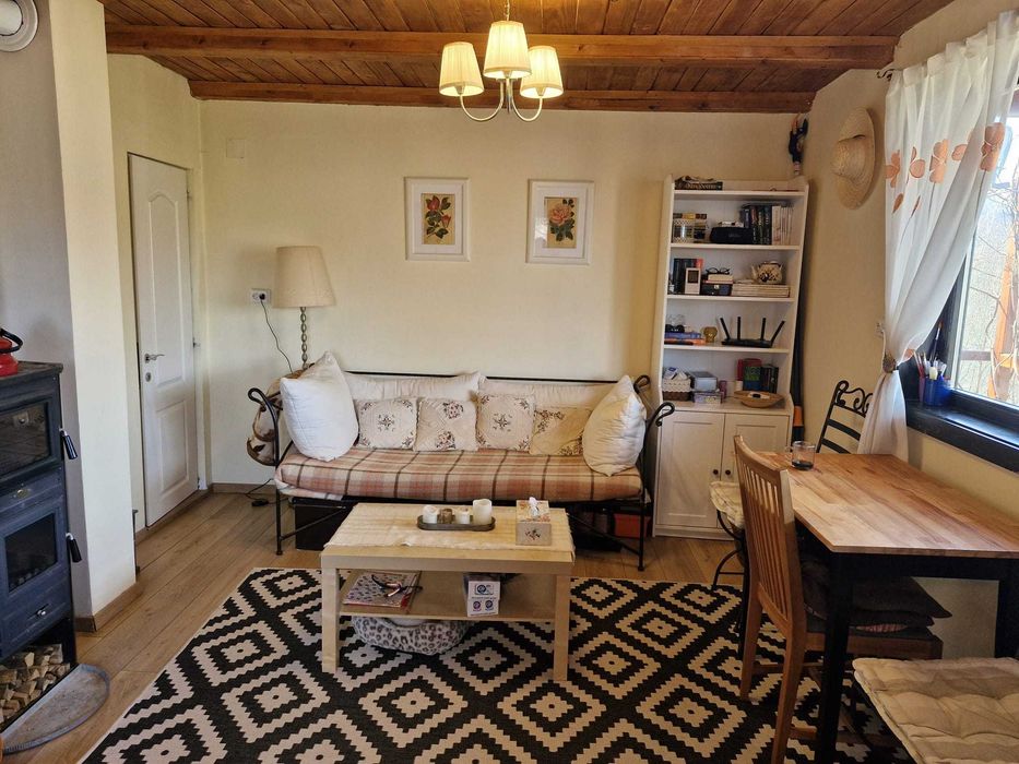 Vindem cabană la Muntele Rece