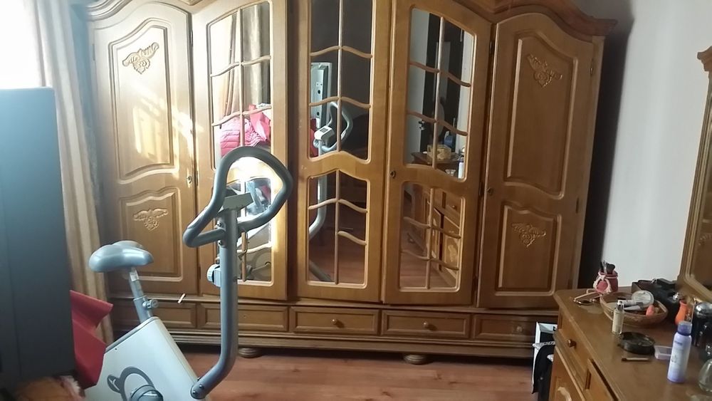Ofer spre inchiriere casa