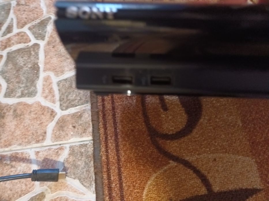 PS3 Super Slim (CECH-4304A) + джойстик и игри