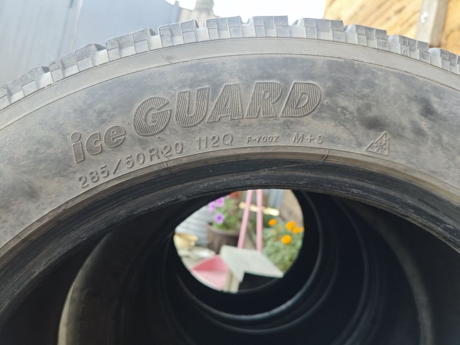 Продам зимние шины 285/50R20