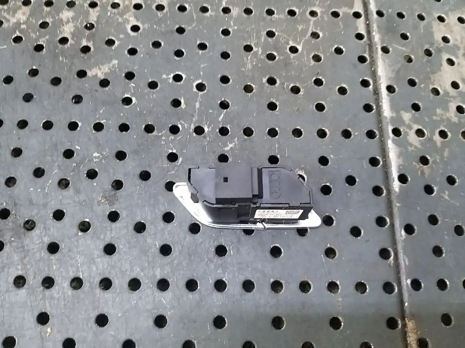 Buton blocare deblocare usa dreapta fata audi a6 c8 4k 4k2962108a