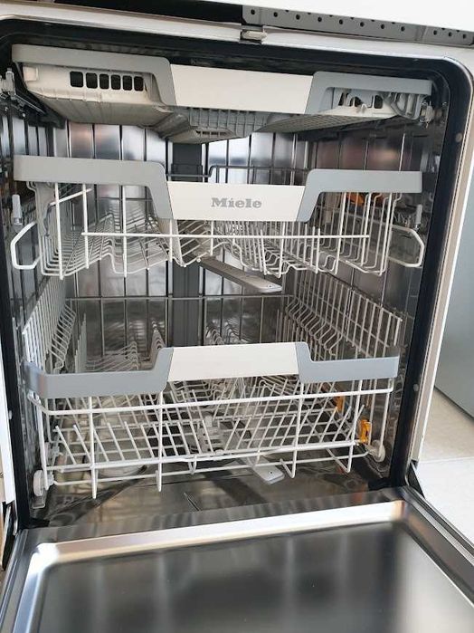 Съдомиялна Miele - Auto Open - 14 Комплекта - Свободностояща