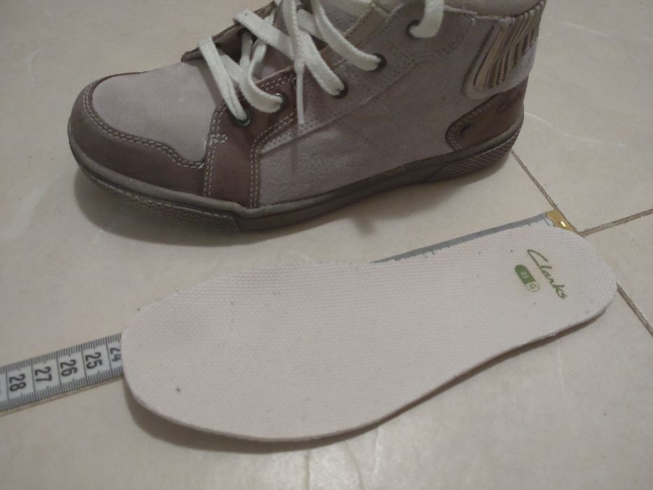 Детски обувки Clarks много запазени - нова цена