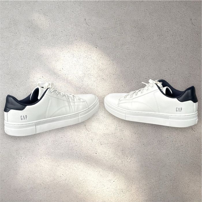 Adidasi GAP ca noi