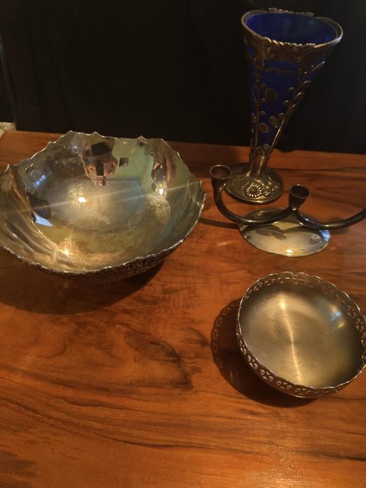 Почти всичко необходимо за масата на едно семейство...