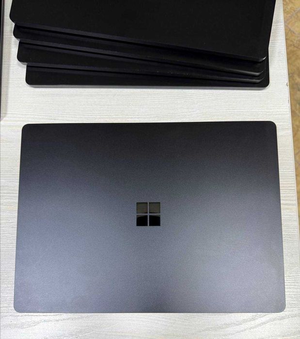 Microsoft Surface Laptop 3 13.5" 2K Sensor Core I7-10 gen 16GB/256GB