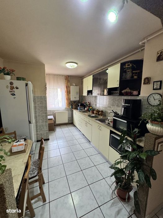 Apartament 4 camere, 80 mp, zona Central