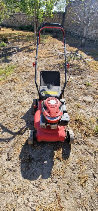 Косачка бензинова