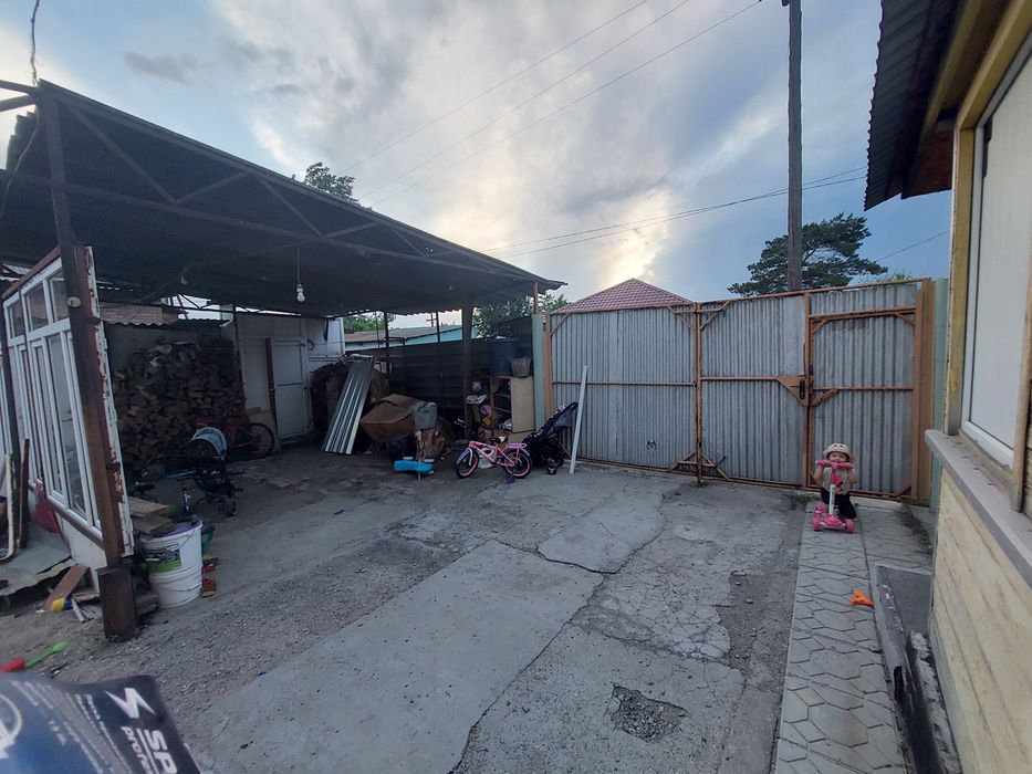 Продам дом в районе октябрьского, ближе к кафе "сочи"