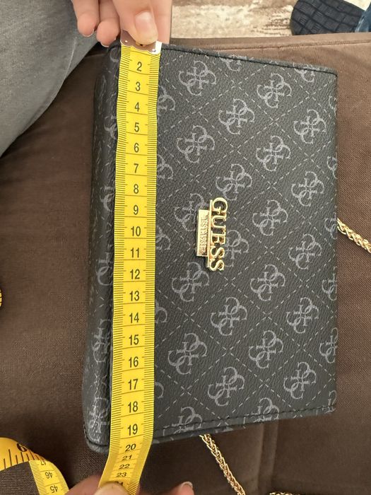 Малка чанта на  Guess