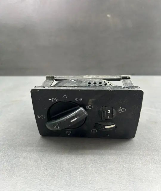 Comutator faruri 4M5T13A024AA Ford Focus 2006 1.6 TDCi MT (109 hp)