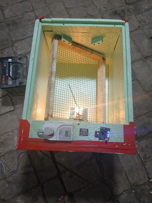 Инкубатор сотилади 80 талик