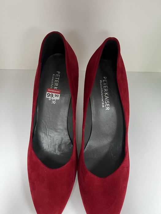 Pantofi noi ,de piele intoarsa