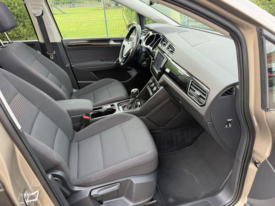 Vw Touran 2017 Dsg LED Pano 7 loc
