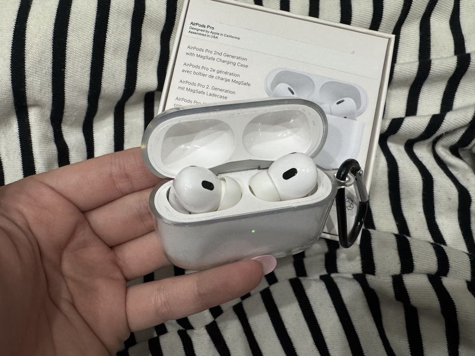 Apple AirPods Pro 2 + оригинальный комплект + 2 чехла