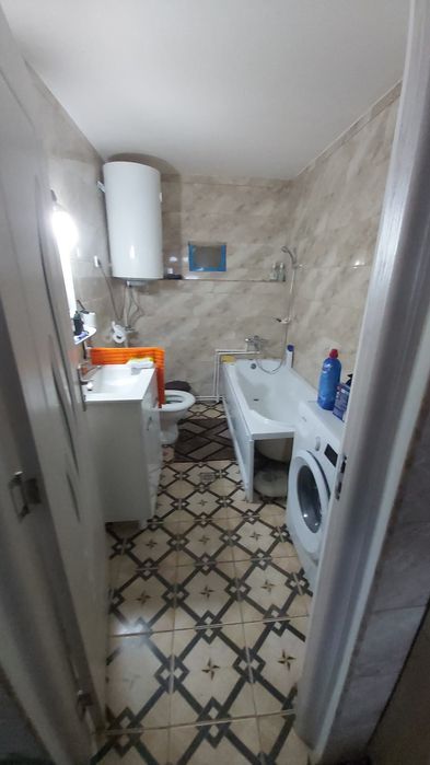 Vând casă cu teren