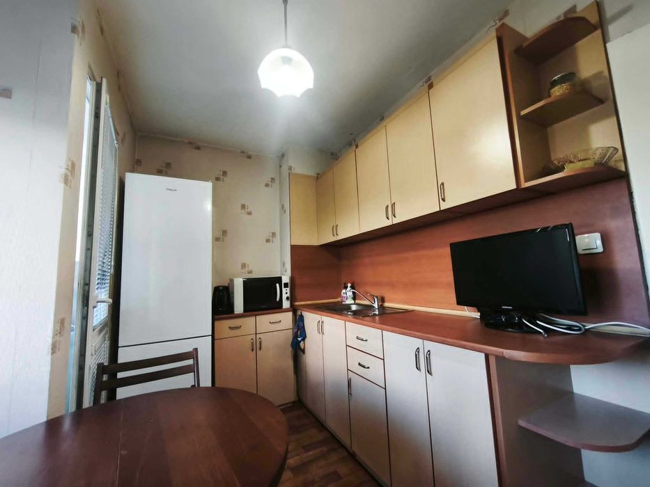 Продавам двустаен апартамент 65 кв. м. кв. Казански