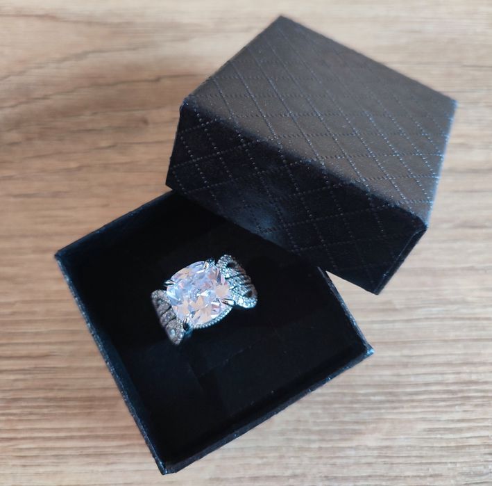 Невероятен масивен нов стебърен пръстен с печат и луксозна кутийка