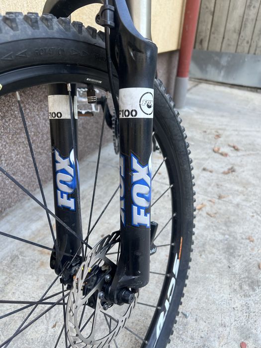 Bicicleta MTB carbon M pe 26’