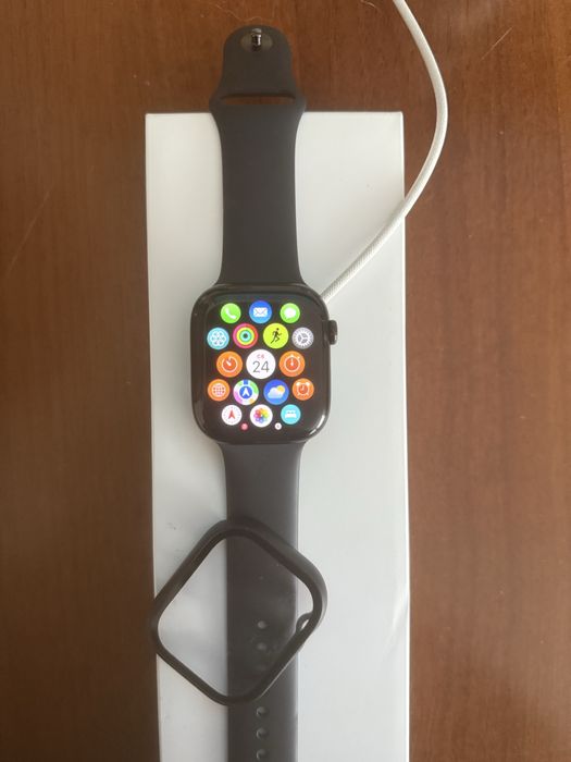 Срочно продаю Apple Watch 10 ,black 46mm