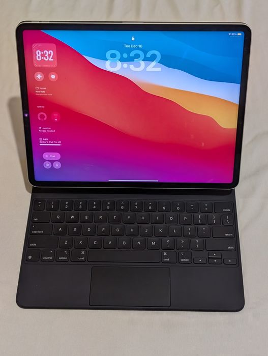 iPad Pro 12.9" M2 | 128GB + Magic Keyboard 

Xotira: 128GB 
Protsessor