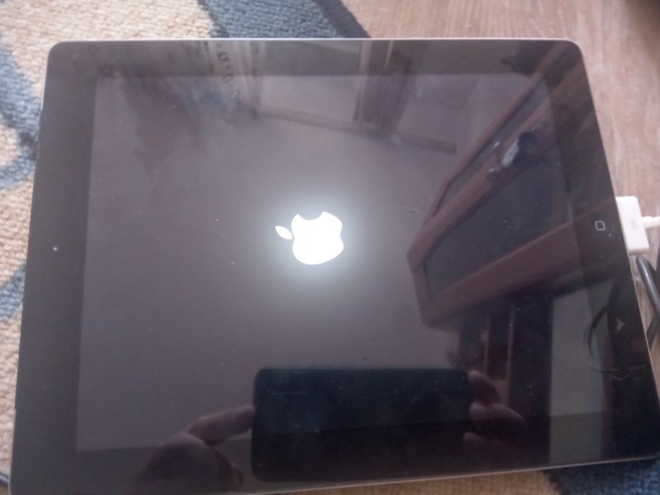Vând tabletă IPad,32 GB