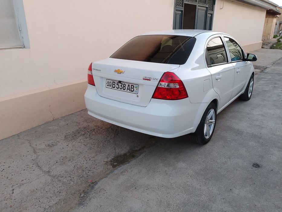 Nexia 3 Avtamat karobka sotiladi