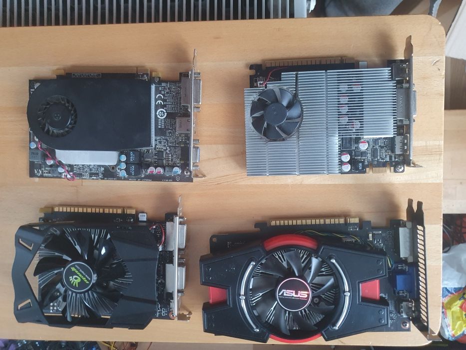 Placa video gaming Nvidia Asus Gt440  si Amd Radeon 5450