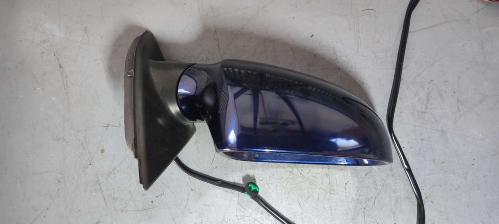 Oglinda dreapta volkswagen vw passat B6 sedan cod culoare LD5Q